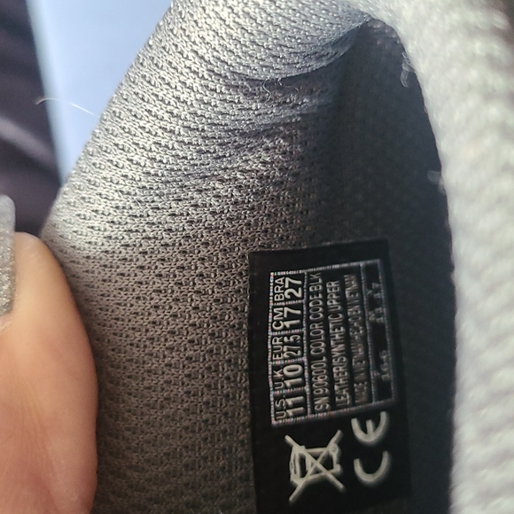 High top light up running shoes - Picture 2 of 3